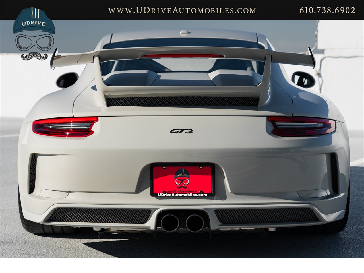 2018 Porsche 911 GT3  991.2 6 Sp Manual Chalk PCCB Bucket Seats PPF - Photo 30 - West Chester, PA 19382