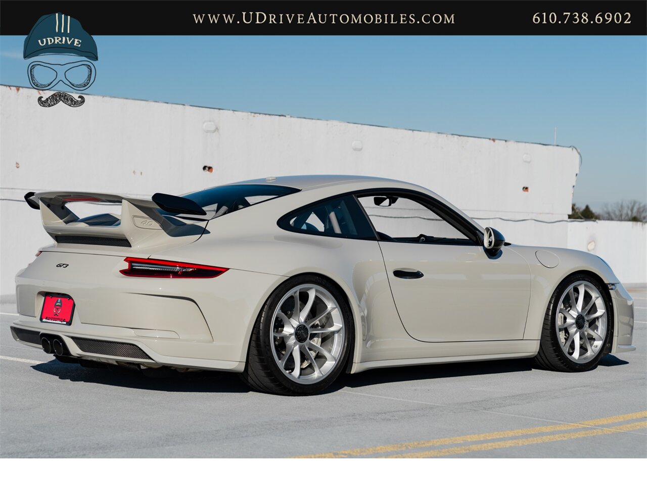 2018 Porsche 911 GT3  991.2 6 Sp Manual Chalk PCCB Bucket Seats PPF - Photo 28 - West Chester, PA 19382