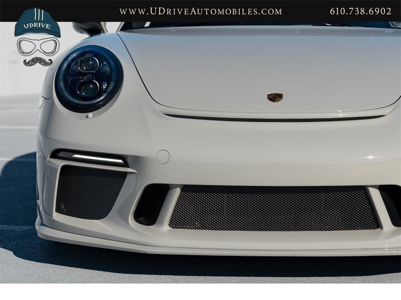 2018 Porsche 911 GT3  991.2 6 Sp Manual Chalk PCCB Bucket Seats PPF - Photo 22 - West Chester, PA 19382