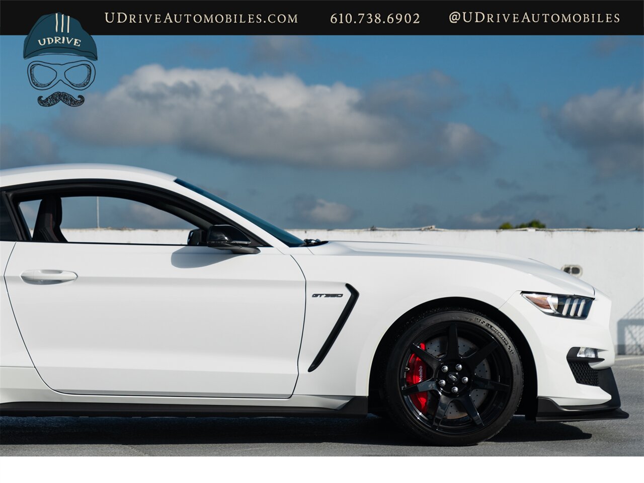 2016 Ford Mustang Shelby GT350R  1 Owner 200 Miles Blue Stripe with Red Accent Electronics Pkg - Photo 17 - West Chester, PA 19382