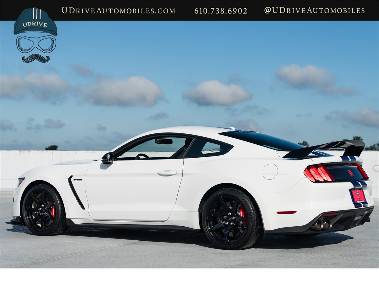 2016 Ford Mustang Shelby GT350R  1 Owner 200 Miles Blue Stripe with Red Accent Electronics Pkg - Photo 25 - West Chester, PA 19382