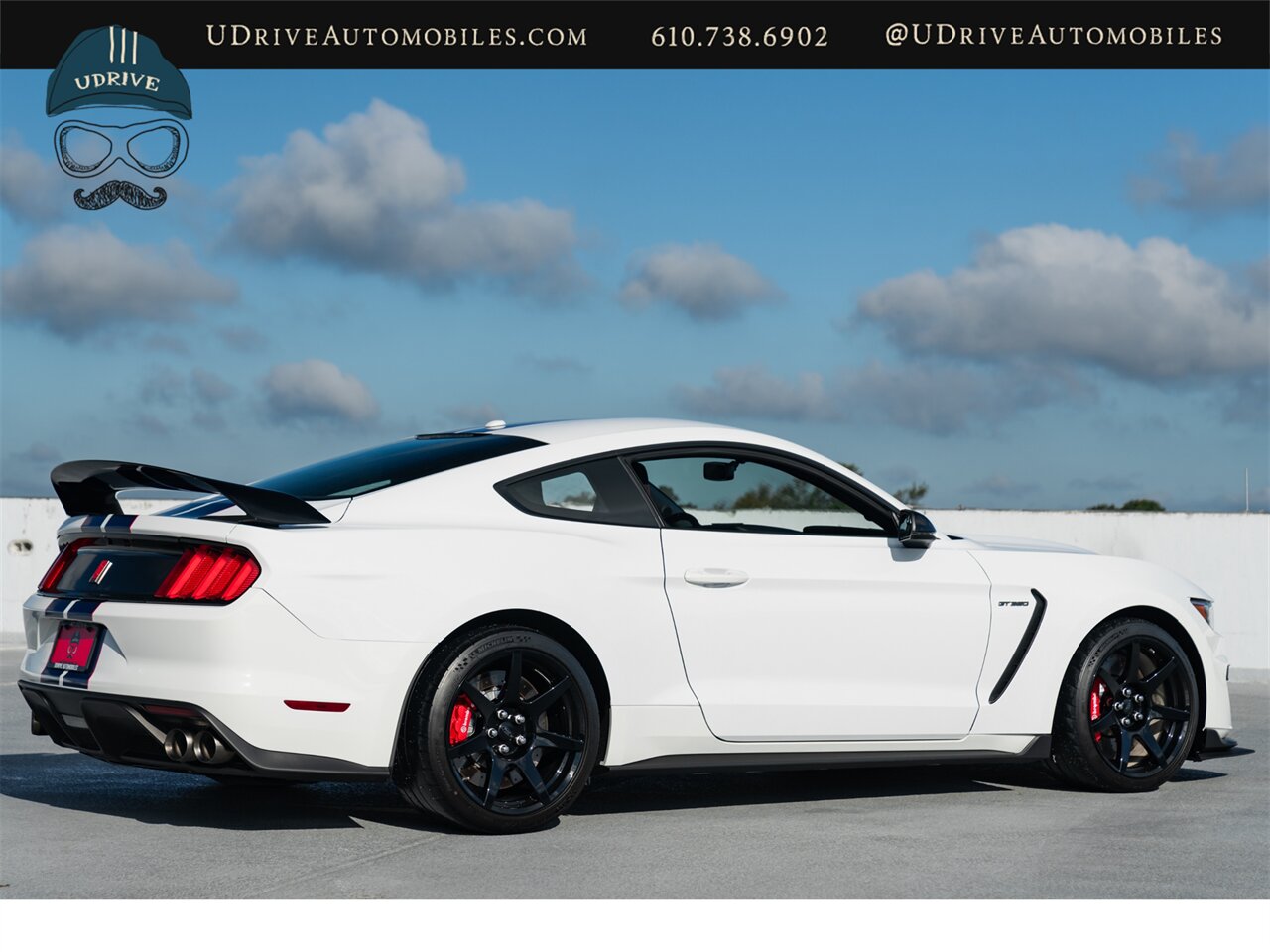 2016 Ford Mustang Shelby GT350R  1 Owner 200 Miles Blue Stripe with Red Accent Electronics Pkg - Photo 21 - West Chester, PA 19382