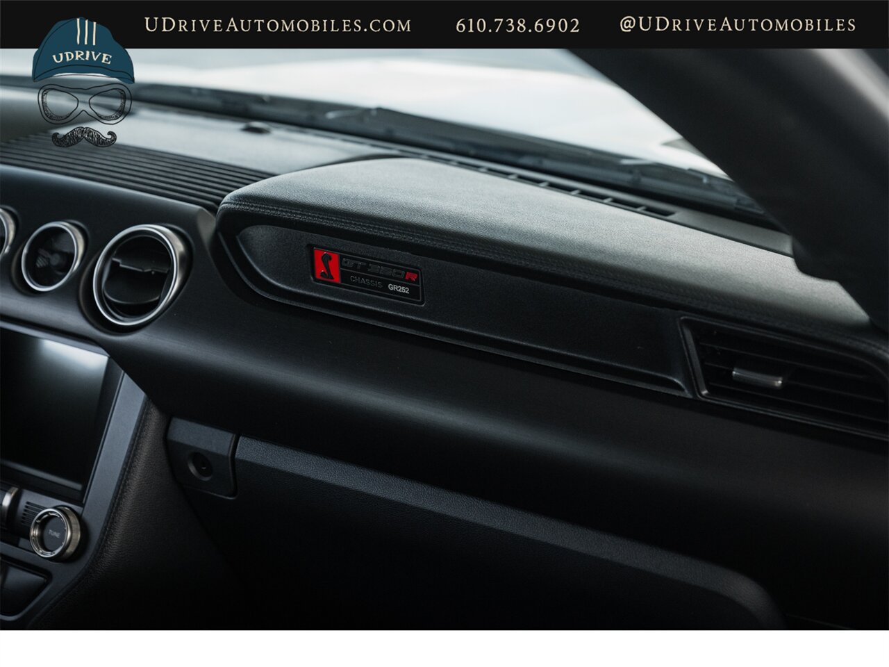 2016 Ford Mustang Shelby GT350R  1 Owner 200 Miles Blue Stripe with Red Accent Electronics Pkg - Photo 54 - West Chester, PA 19382