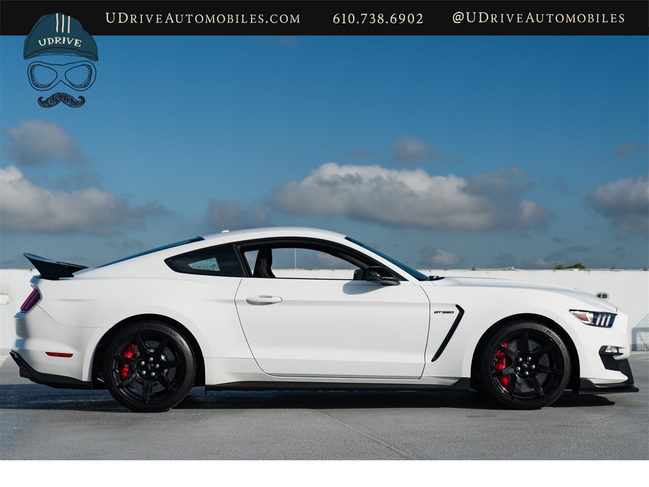 2016 Ford Mustang Shelby GT350R  1 Owner 200 Miles Blue Stripe with Red Accent Electronics Pkg - Photo 19 - West Chester, PA 19382