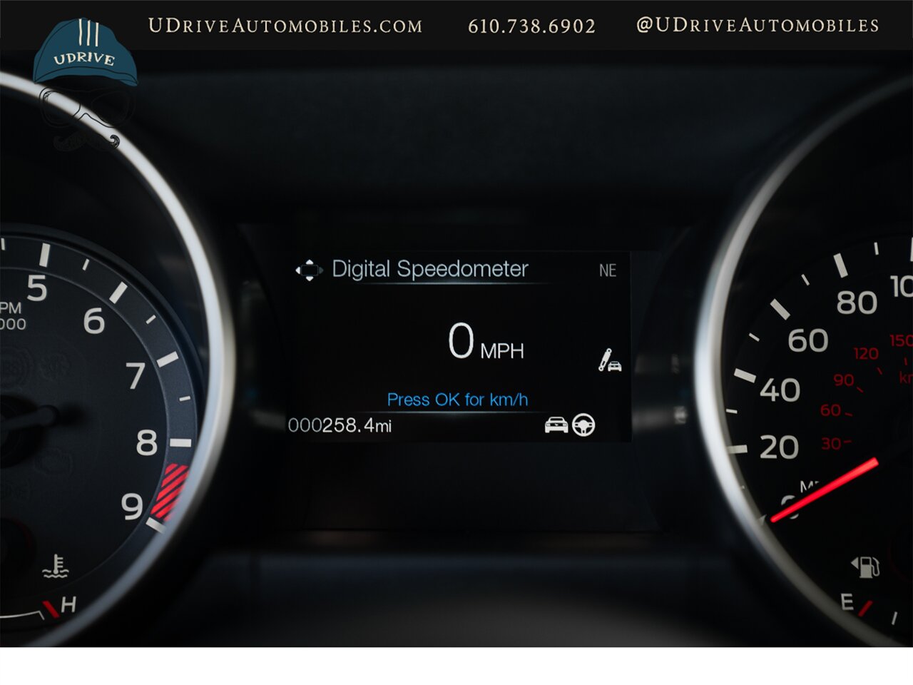 2016 Ford Mustang Shelby GT350R  1 Owner 200 Miles Blue Stripe with Red Accent Electronics Pkg - Photo 38 - West Chester, PA 19382