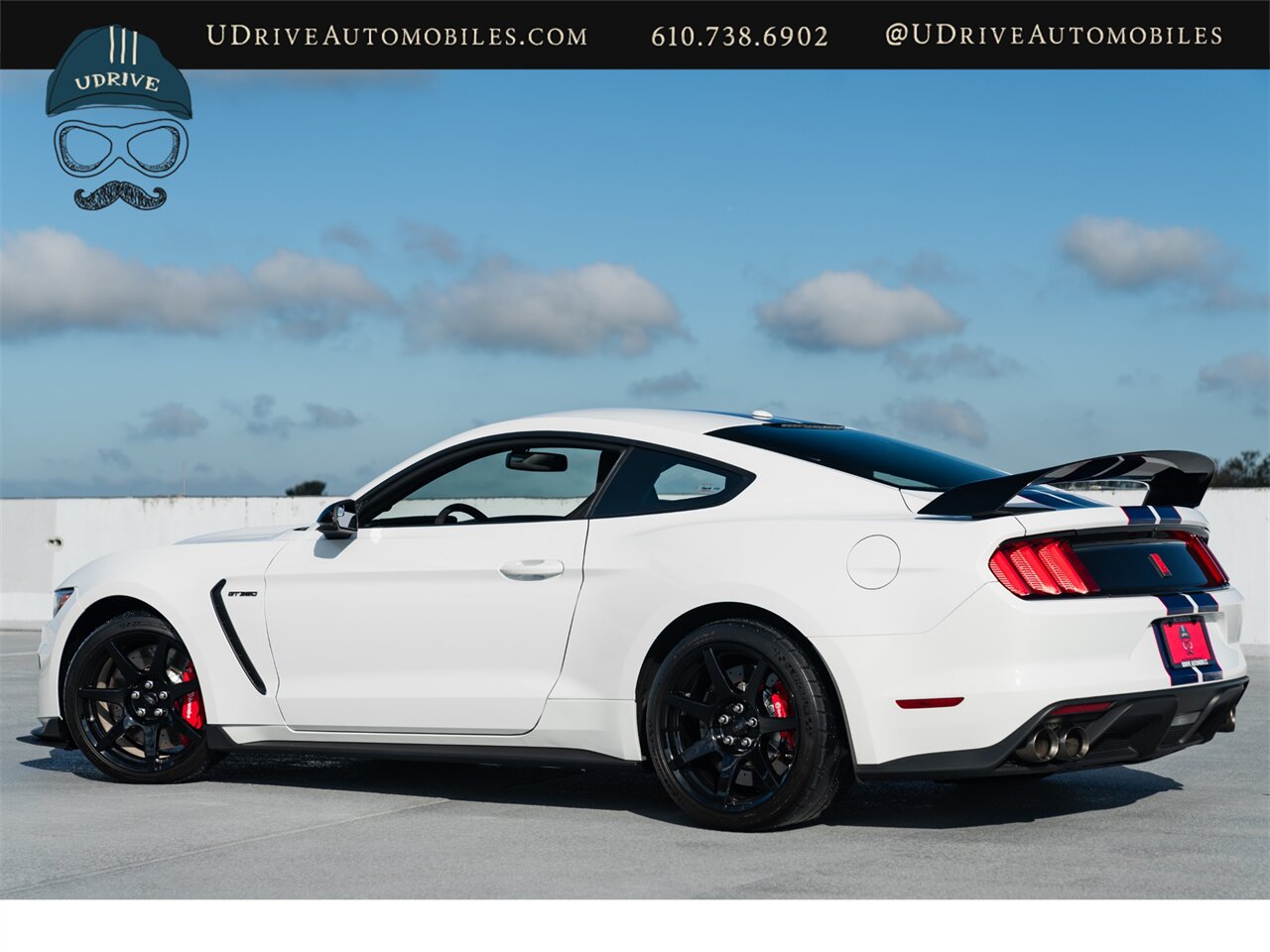 2016 Ford Mustang Shelby GT350R  1 Owner 200 Miles Blue Stripe with Red Accent Electronics Pkg - Photo 5 - West Chester, PA 19382