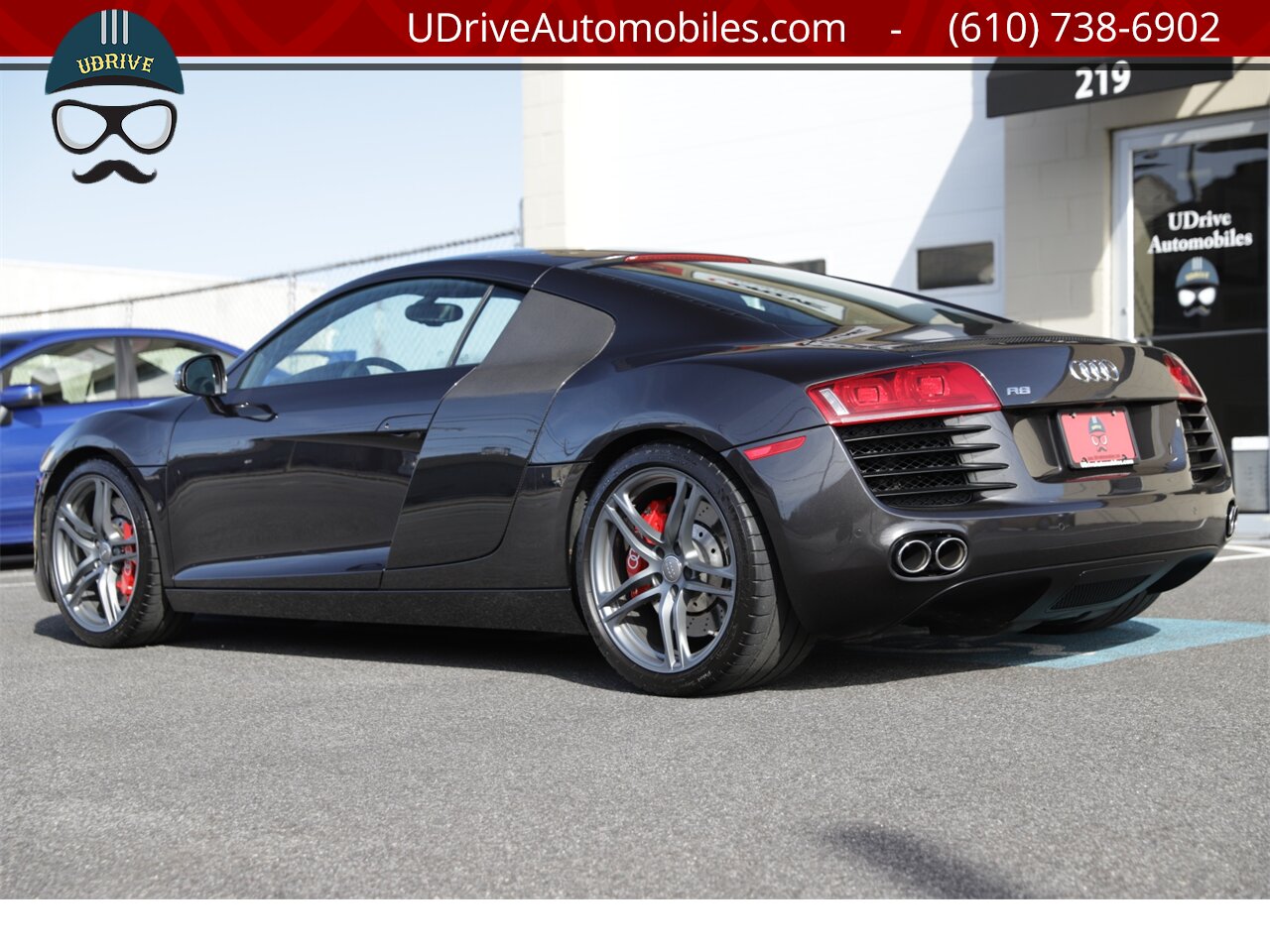 2012 Audi R8 R8 6 Speed 1 Owner LED Carbon Fiber Blades  Conv Pkg Lthr Pkg - Photo 19 - West Chester, PA 19382