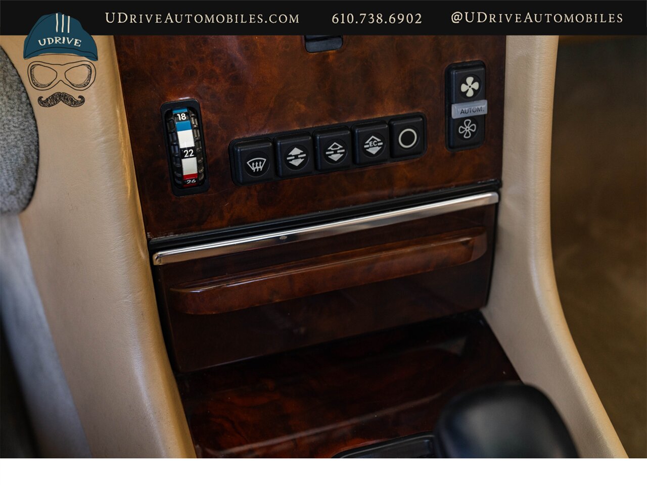 1988 Mercedes-Benz 560SL Signal Red Detailed Service History - Photo 59 - West Chester, PA 19382