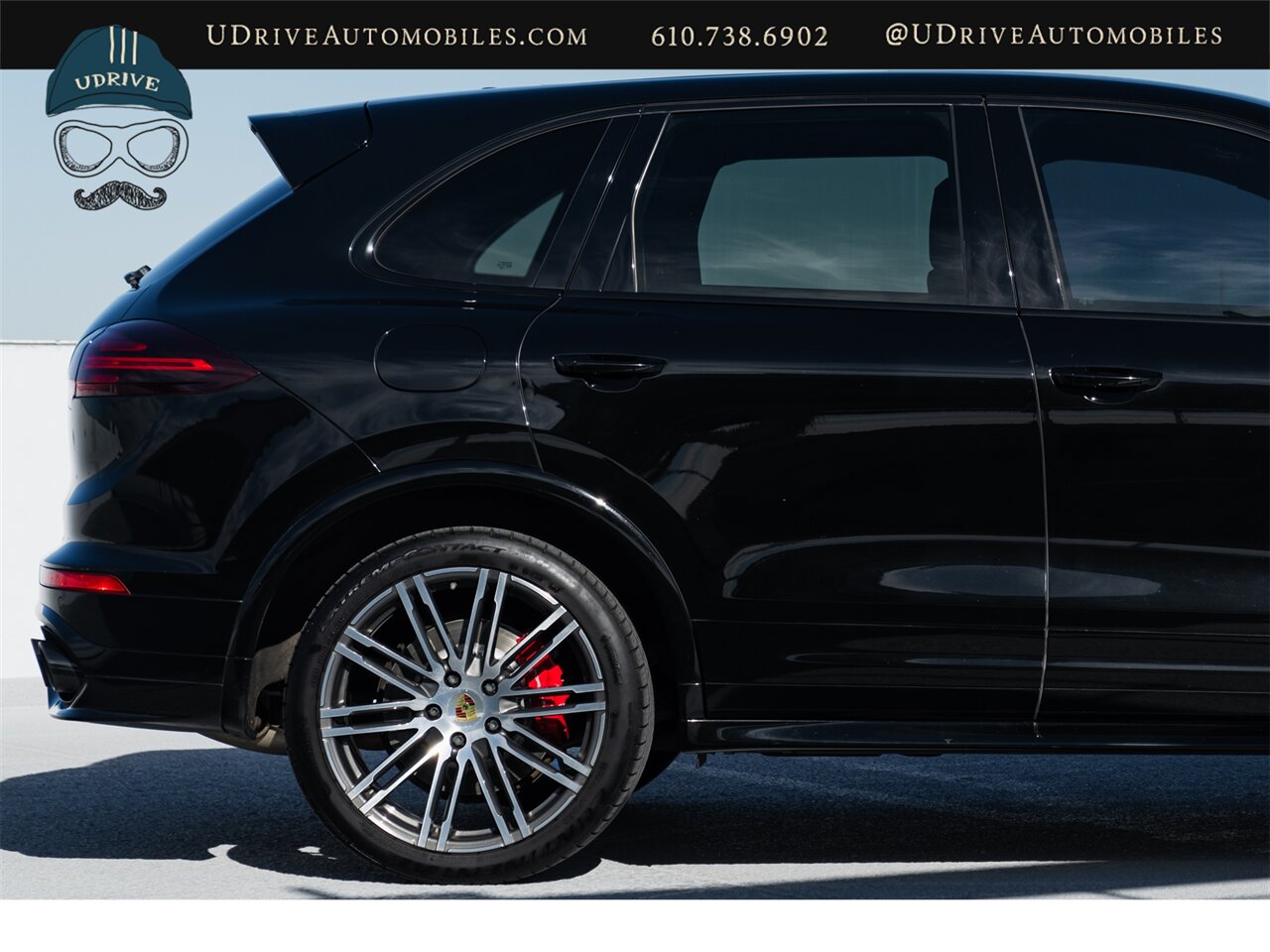 2016 Porsche Cayenne GTS 21in Whls Sport Chrono Red Dial Alcantara Red Belts Pano - Photo 21 - West Chester, PA 19382