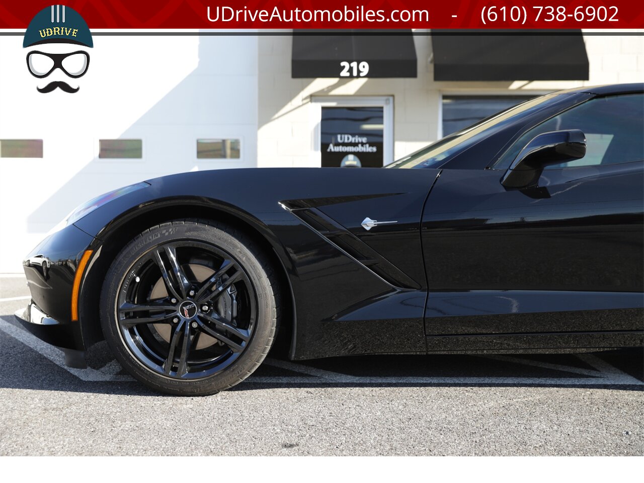 2016 Chevrolet Corvette Stingray   - Photo 8 - West Chester, PA 19382