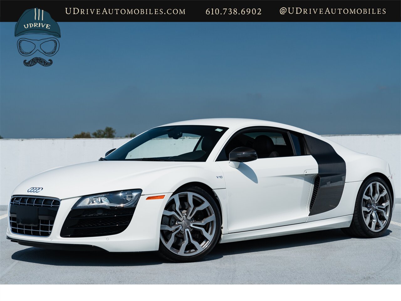 2012 Audi R8 5.2 quattro  V10 6 Speed Manual Red Stitching - Photo 1 - West Chester, PA 19382