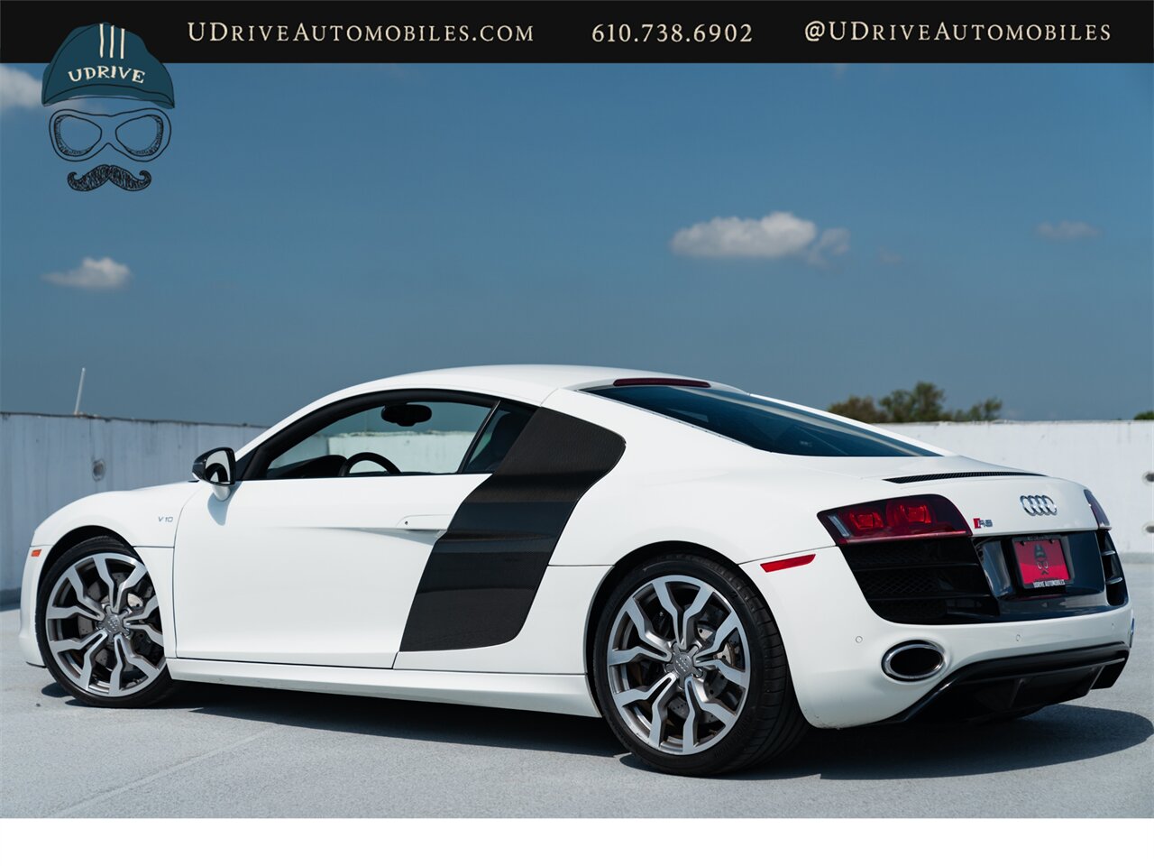 2012 Audi R8 5.2 quattro  V10 6 Speed Manual Red Stitching - Photo 4 - West Chester, PA 19382