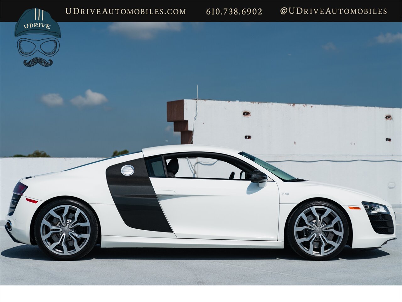 2012 Audi R8 5.2 quattro  V10 6 Speed Manual Red Stitching - Photo 15 - West Chester, PA 19382