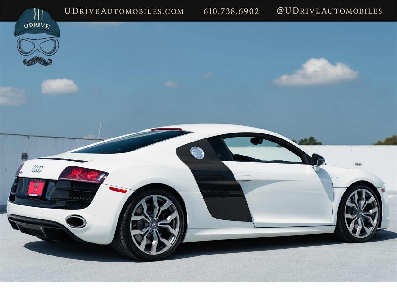 2012 Audi R8 5.2 quattro  V10 6 Speed Manual Red Stitching - Photo 16 - West Chester, PA 19382