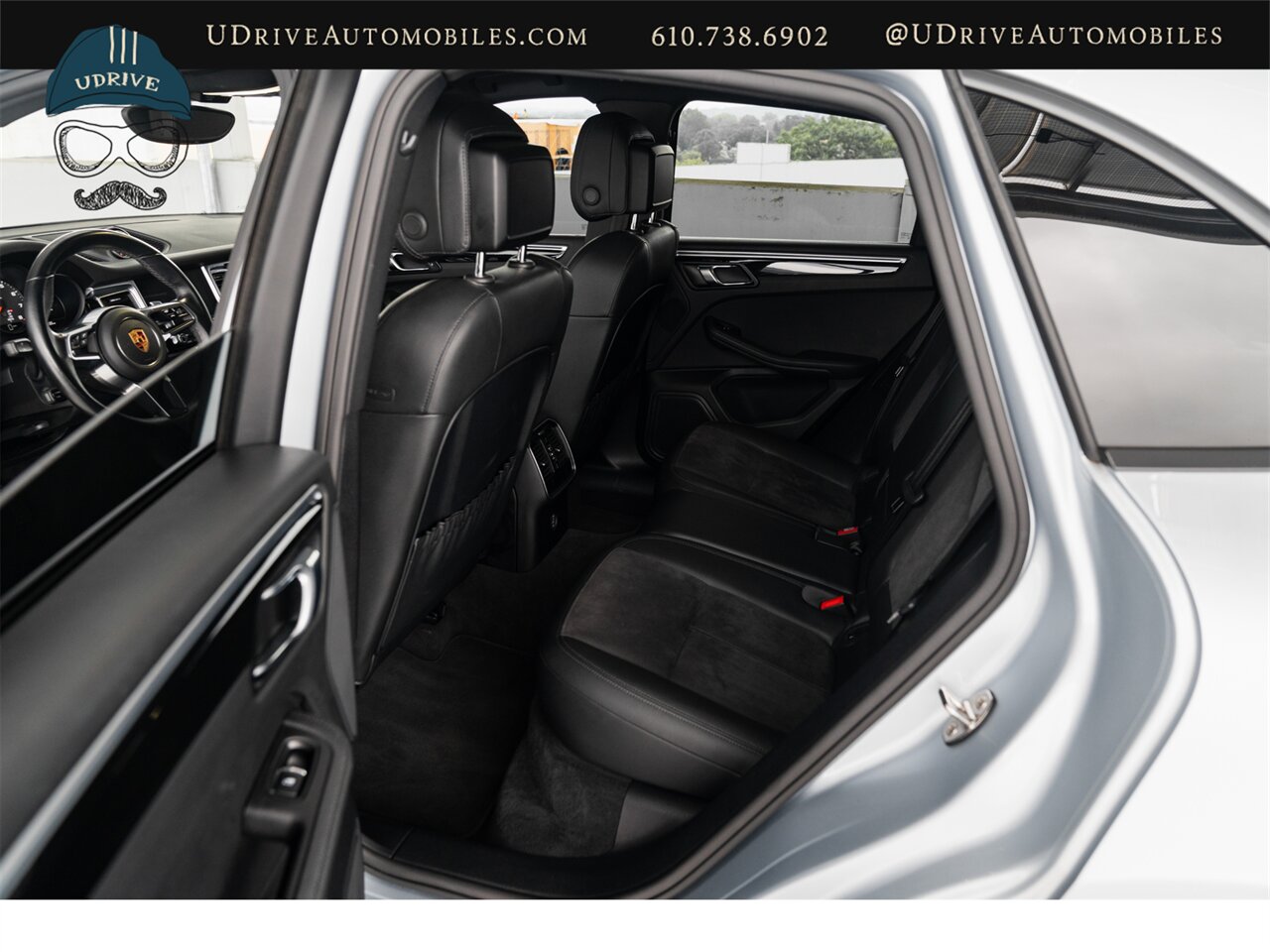 2018 Porsche Macan  Panoramic Roof Porsche Entry and Drive Lane Change Assist Power Seats - Photo 44 - West Chester, PA 19382