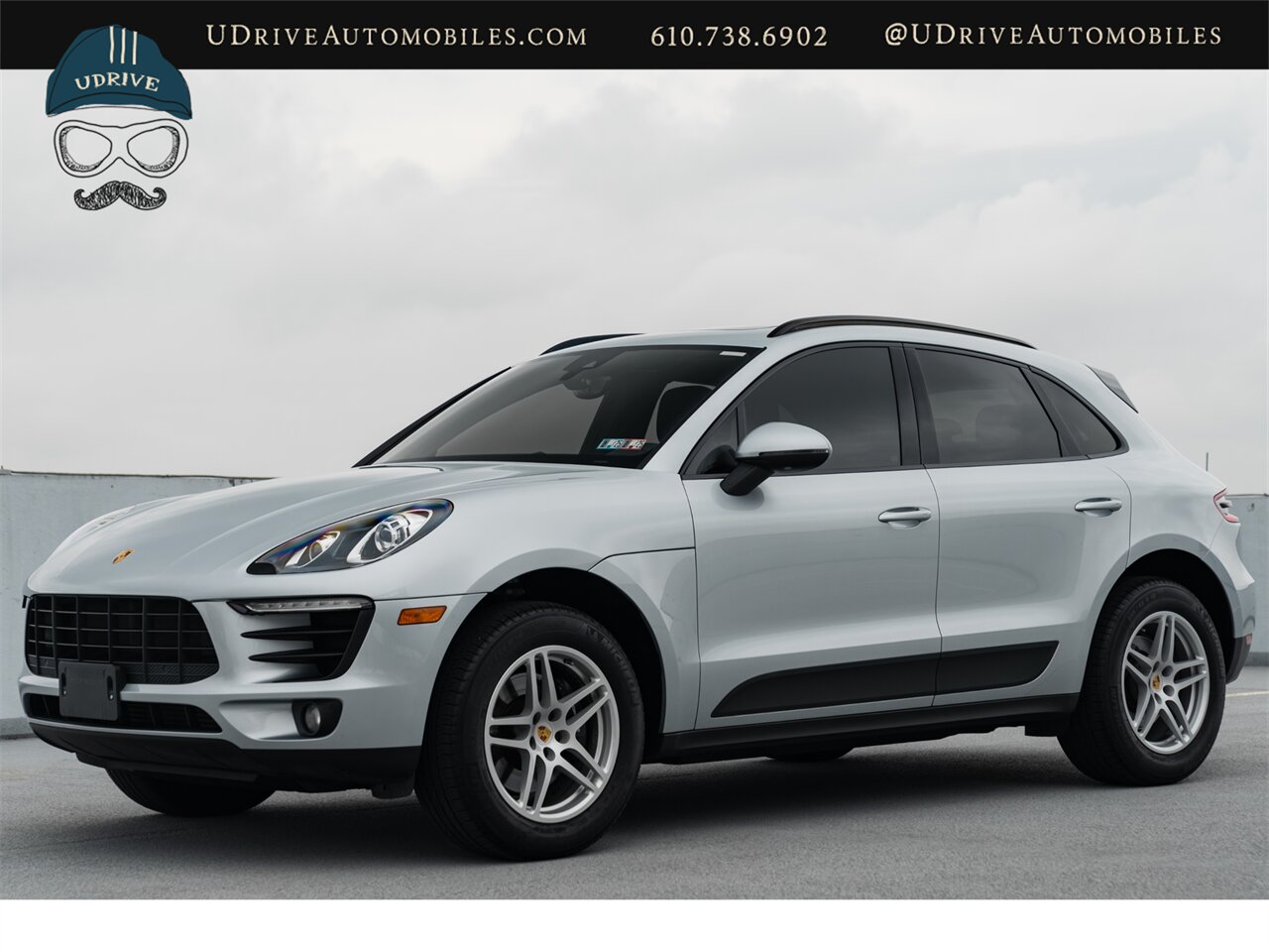 2018 Porsche Macan  Panoramic Roof Porsche Entry and Drive Lane Change Assist Power Seats - Photo 11 - West Chester, PA 19382