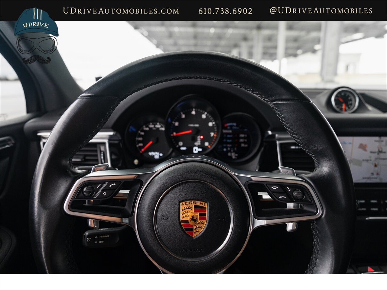 2018 Porsche Macan  Panoramic Roof Porsche Entry and Drive Lane Change Assist Power Seats - Photo 31 - West Chester, PA 19382