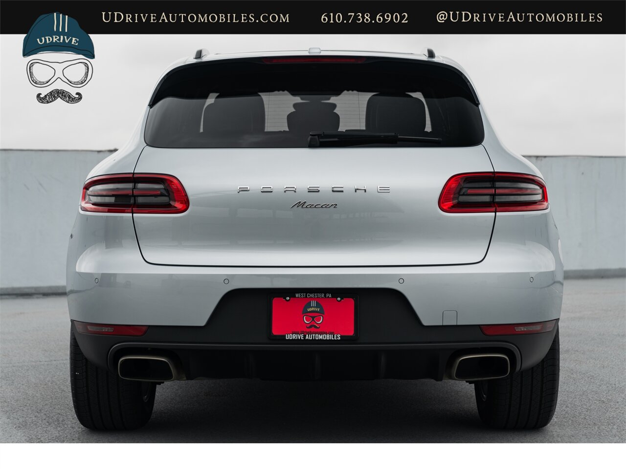 2018 Porsche Macan  Panoramic Roof Porsche Entry and Drive Lane Change Assist Power Seats - Photo 22 - West Chester, PA 19382