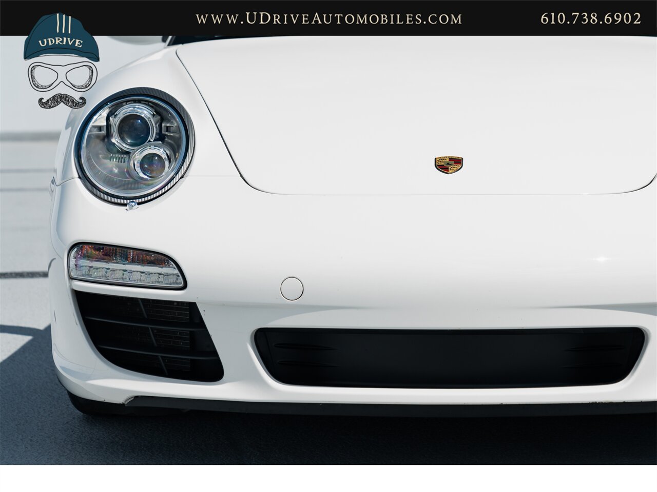 2009 Porsche 911 Carrera S  Red Belts Rare Carrara White - Photo 14 - West Chester, PA 19382