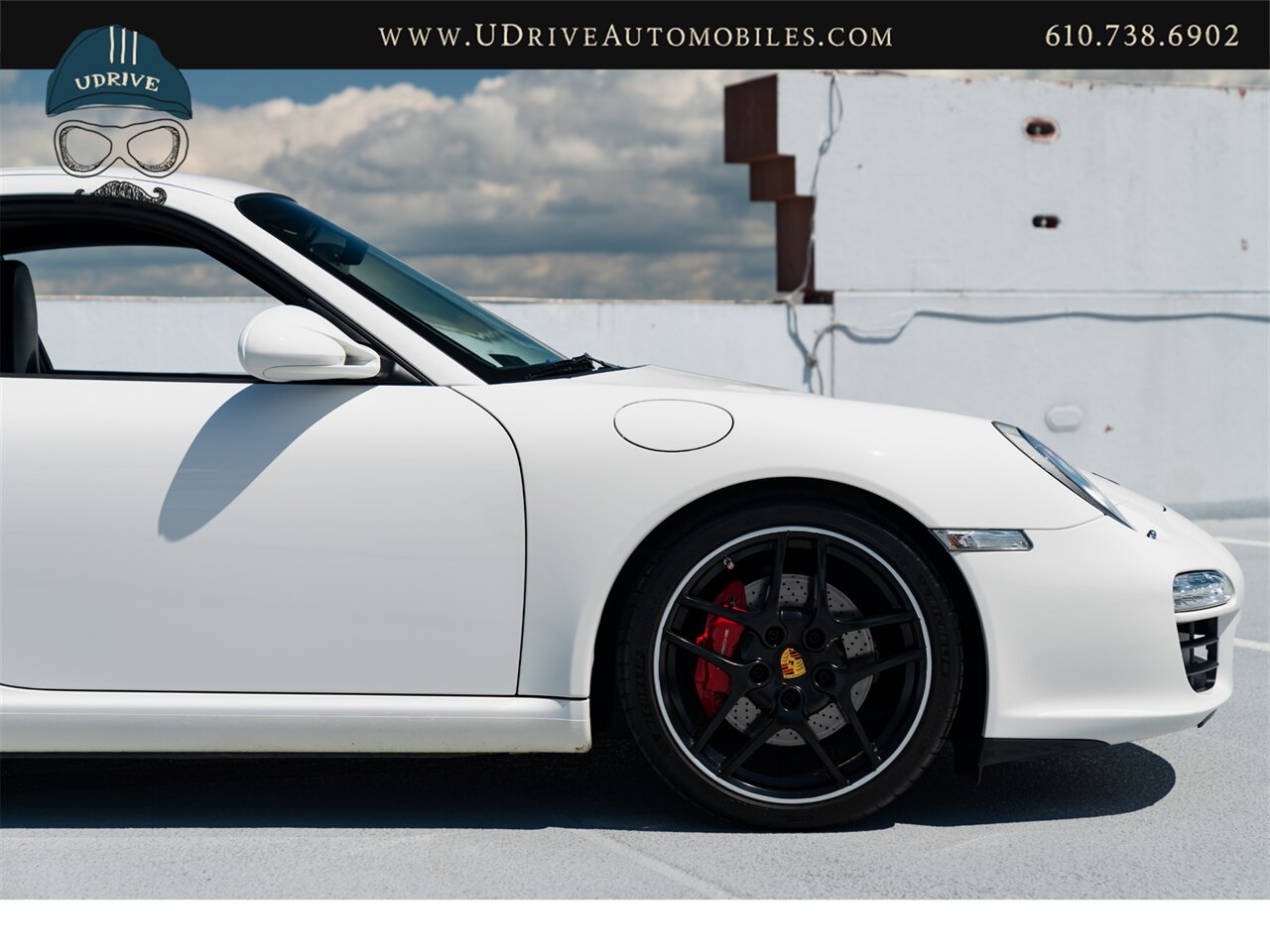 2009 Porsche 911 Carrera S  Red Belts Rare Carrara White - Photo 16 - West Chester, PA 19382