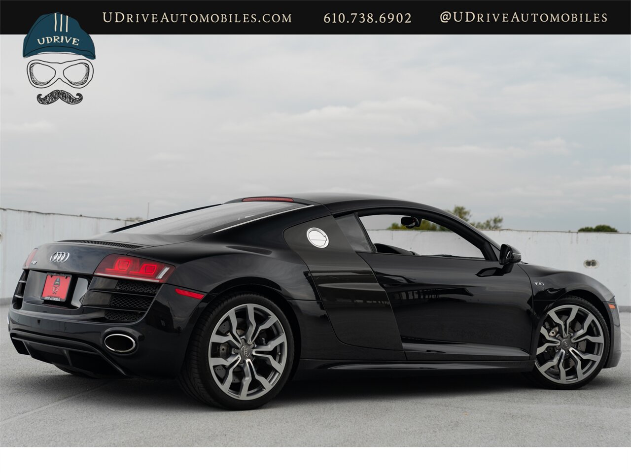 2012 Audi R8 5.2 quattro  V10 6 Speed Manual 8k Miles - Photo 2 - West Chester, PA 19382