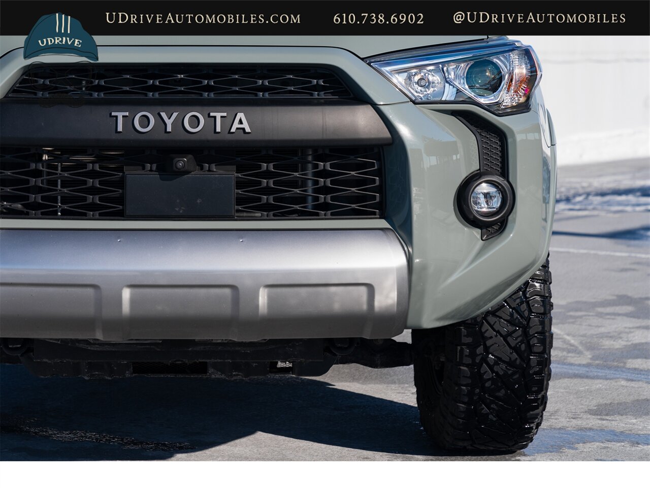 2023 Toyota 4Runner TRD Off-Road Premium  Lunar Rock Factory Warranty 1 Owner - Photo 12 - West Chester, PA 19382