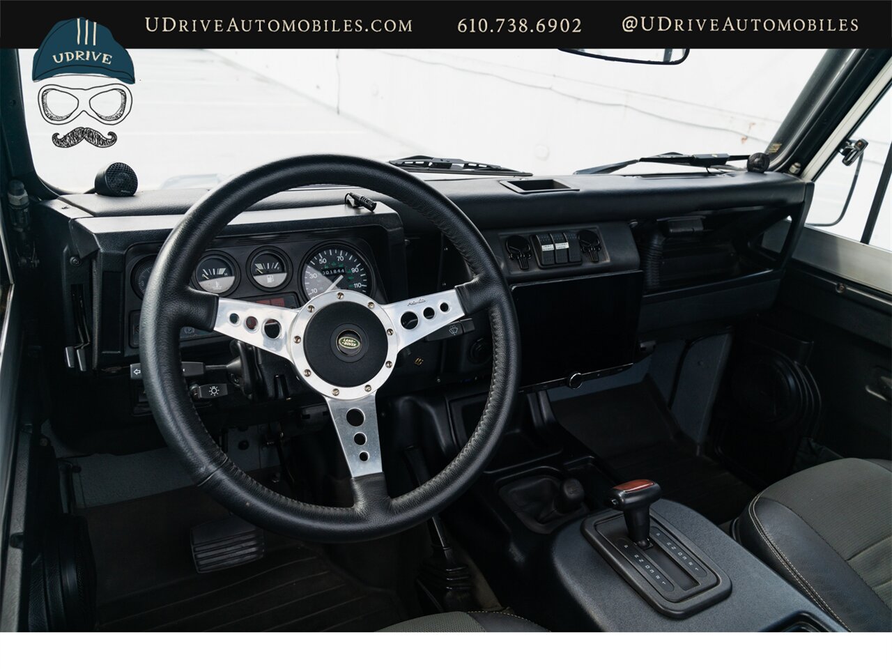 1986 Land Rover Defender Defender 110  Automatic Transmission 4.0L V8 Convertible Rear Jump Seats - Photo 5 - West Chester, PA 19382