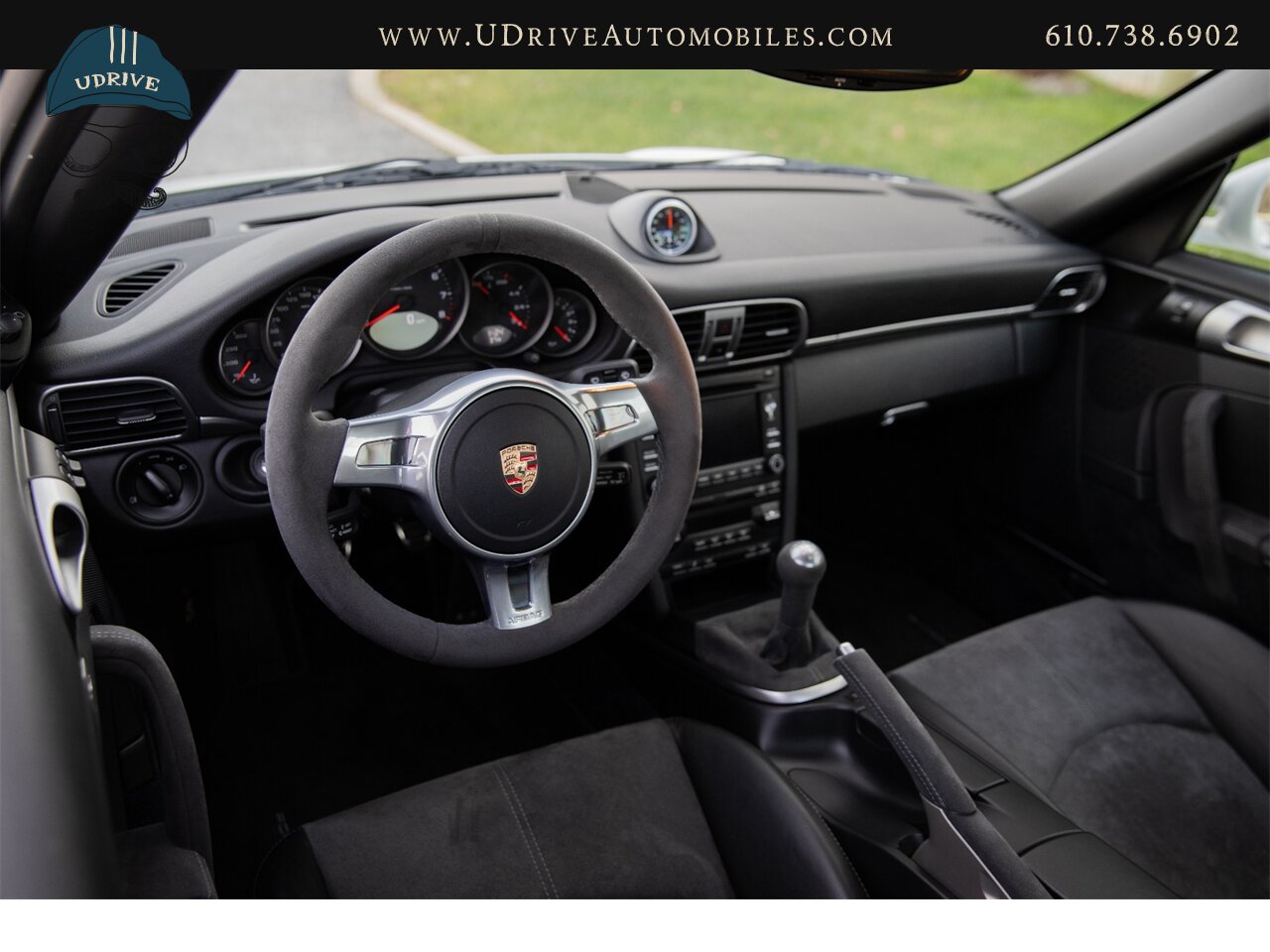 2011 Porsche 911 Carrera GTS 6 Speed 8k Miles Sports Suspension  Carrara White 997.2 - Photo 28 - West Chester, PA 19382