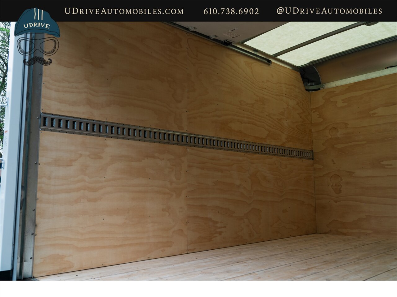 2023 Mercedes-Benz Sprinter 4500 Box Truck 260 Miles Diesel - Photo 27 - West Chester, PA 19382