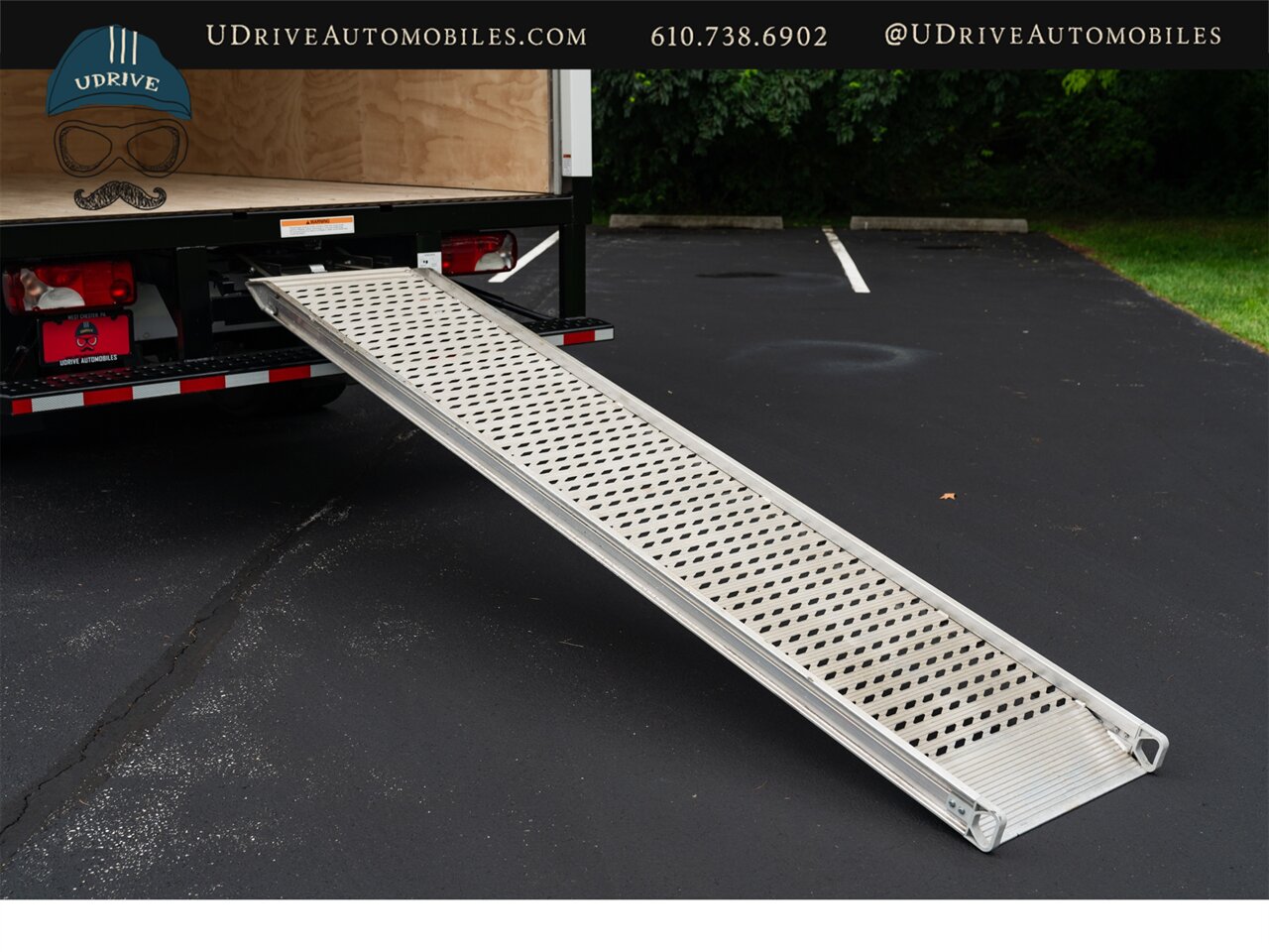 2023 Mercedes-Benz Sprinter 4500 Box Truck 260 Miles Diesel - Photo 31 - West Chester, PA 19382