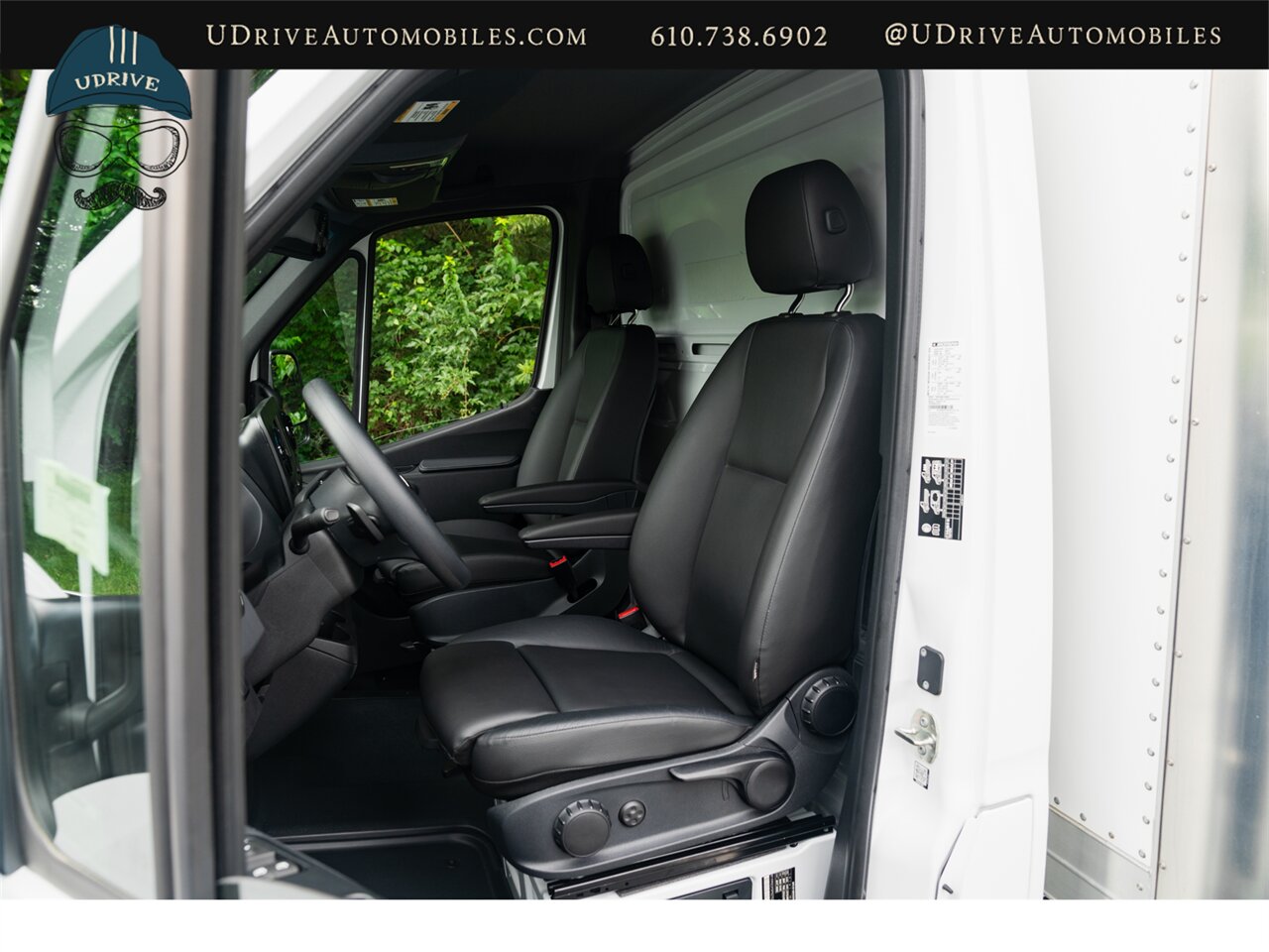 2023 Mercedes-Benz Sprinter 4500 Box Truck 260 Miles Diesel - Photo 6 - West Chester, PA 19382