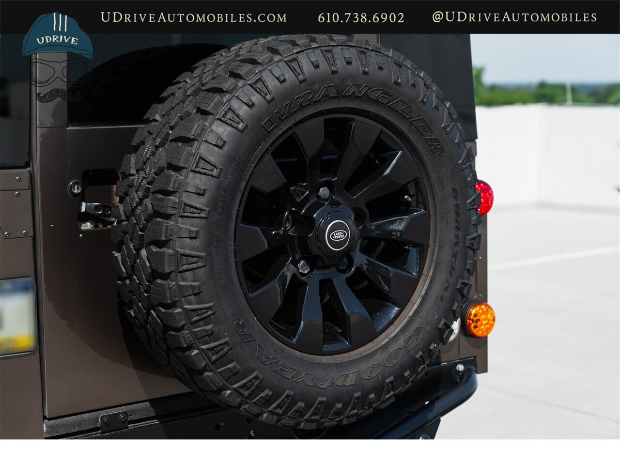 1984 Land Rover Defender 110 6.2L LS3 V8 Automatic Transmission Fully Restored - Photo 37 - West Chester, PA 19382