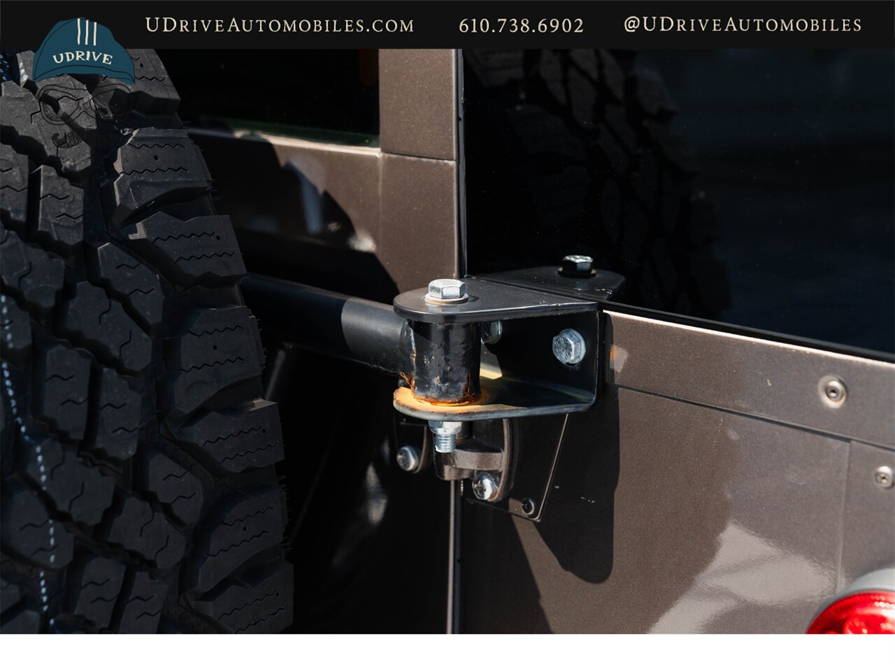1984 Land Rover Defender 110 6.2L LS3 V8 Automatic Transmission Fully Restored - Photo 34 - West Chester, PA 19382