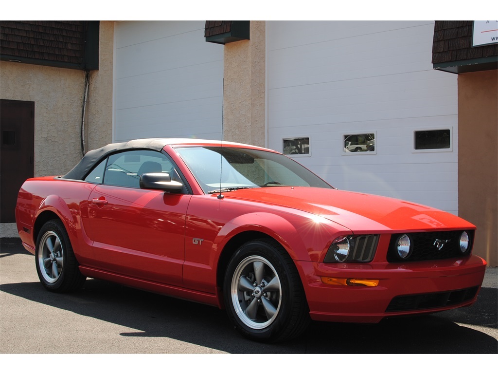 2005 Ford Mustang GT Deluxe   - Photo 6 - West Chester, PA 19382