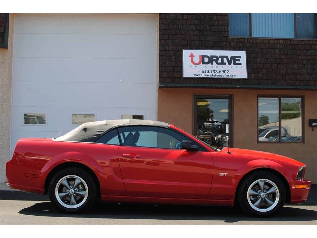 2005 Ford Mustang GT Deluxe   - Photo 9 - West Chester, PA 19382