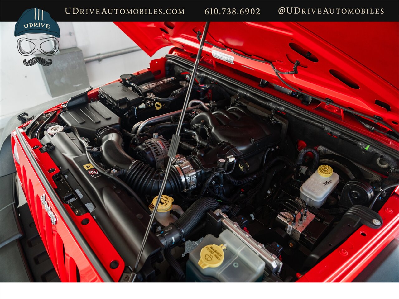 2015 Jeep Wrangler Sport  6 Speed Manual Incredible Condition - Photo 53 - West Chester, PA 19382