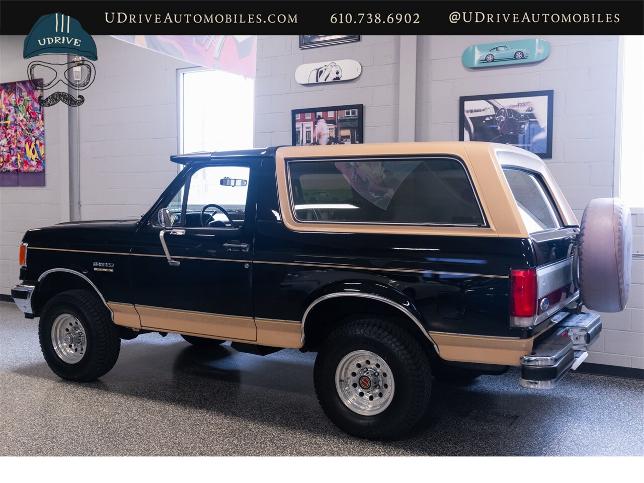 1990 Ford Bronco Eddie Bauer 4x4  11k Miles - Photo 3 - West Chester, PA 19382