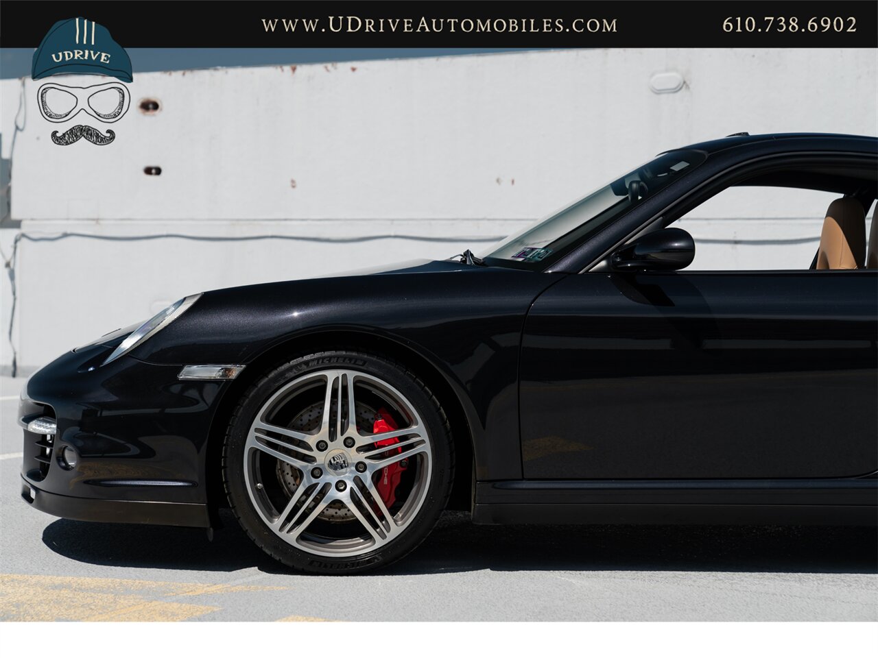 2009 Porsche 911 Turbo  997 6 Speed Manual Chrono Vented Seats Bi-Color Interior - Photo 11 - West Chester, PA 19382