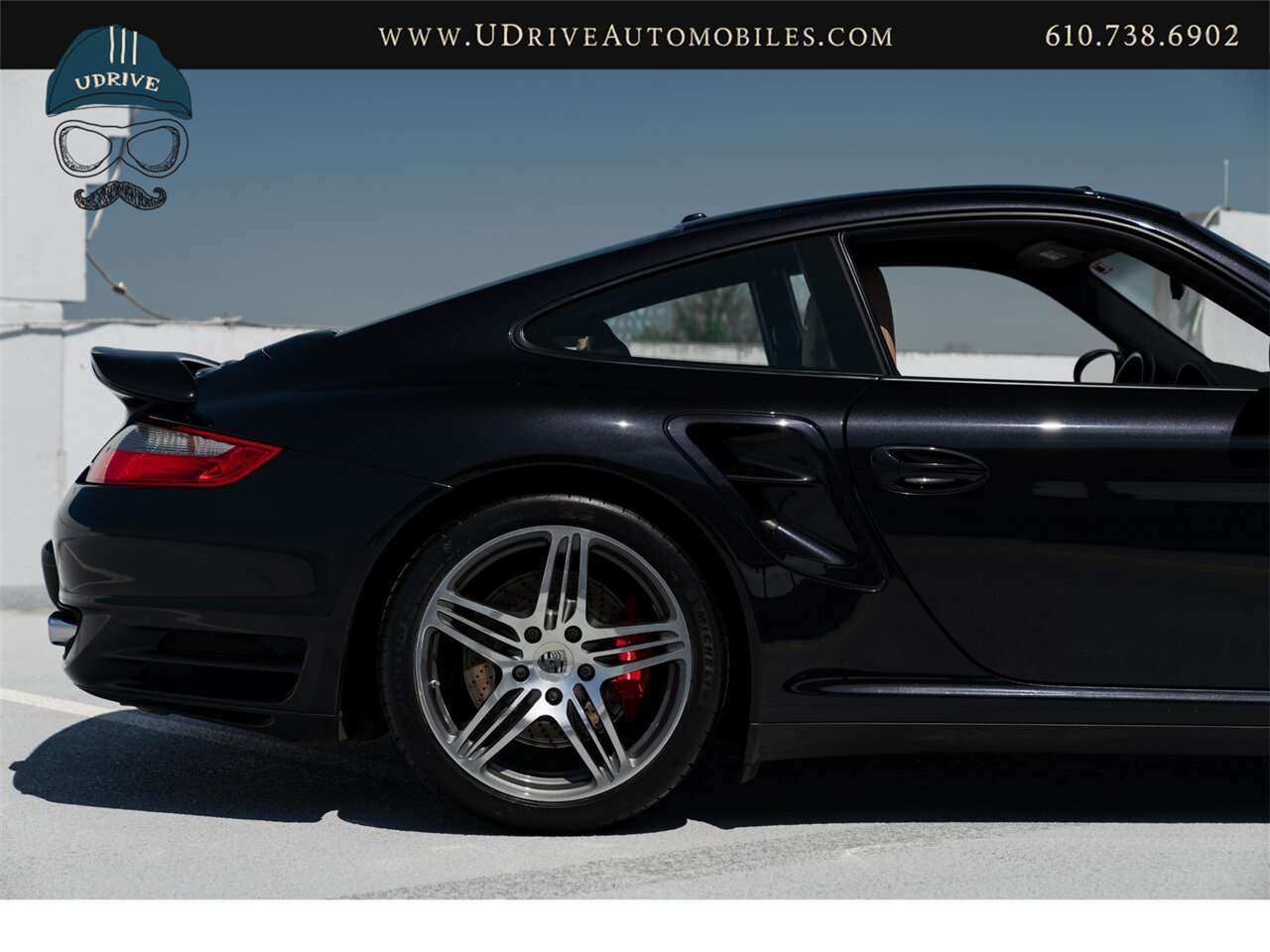 2009 Porsche 911 Turbo  997 6 Speed Manual Chrono Vented Seats Bi-Color Interior - Photo 19 - West Chester, PA 19382