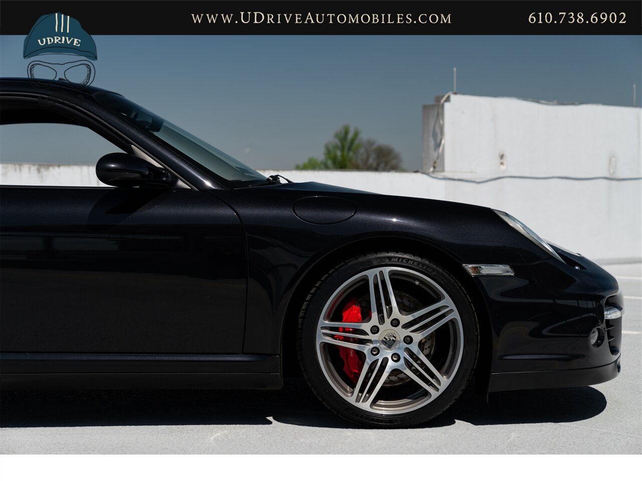 2009 Porsche 911 Turbo  997 6 Speed Manual Chrono Vented Seats Bi-Color Interior - Photo 17 - West Chester, PA 19382