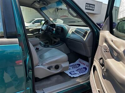1997 Ford Expedition XLT   - Photo 8 - Redding, CA 96001