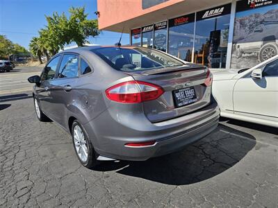 2014 Ford Fiesta SE   - Photo 5 - Redding, CA 96001