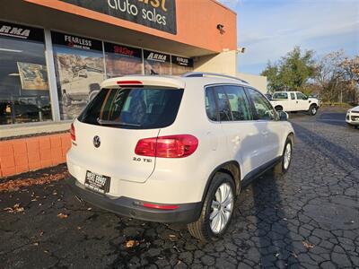 2013 Volkswagen Tiguan SE   - Photo 7 - Redding, CA 96001