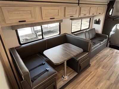 2024 Forest River Sunseeker 3010DS   - Photo 15 - Santa Fe Springs, CA 90670
