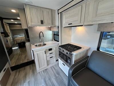 2023 Forest River Sunseeker 3250DSLE   - Photo 19 - Santa Fe Springs, CA 90670