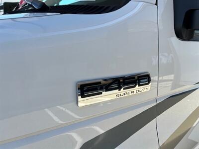 2023 Forest River Sunseeker 3250DSLE   - Photo 8 - Santa Fe Springs, CA 90670
