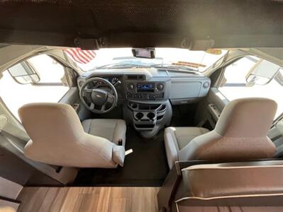 2023 Forest River Sunseeker 3250DSLE   - Photo 18 - Santa Fe Springs, CA 90670