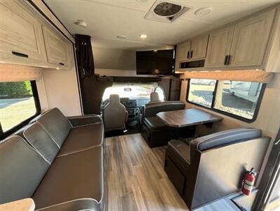 2023 Forest River Sunseeker 3250DSLE   - Photo 14 - Santa Fe Springs, CA 90670
