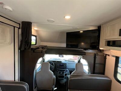 2023 Forest River Sunseeker 3250DSLE   - Photo 17 - Santa Fe Springs, CA 90670