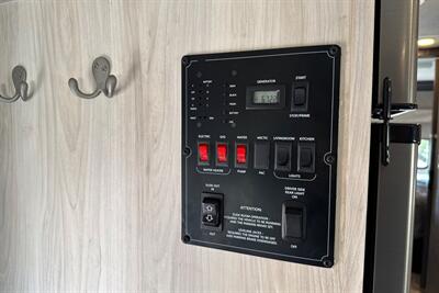 2023 Forest River Sunseeker 3250DSLE   - Photo 41 - Santa Fe Springs, CA 90670